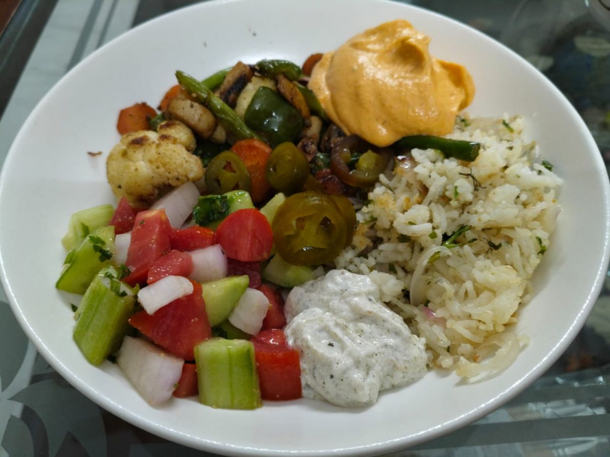 hummus and veggie rice bowl.jpg