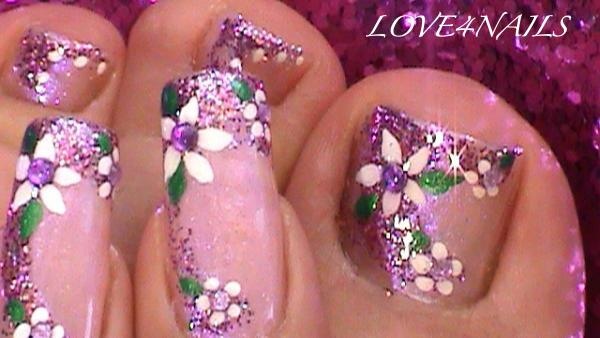 Toe-Nail-Art-Designs-for-Christmas-2012_25.jpg