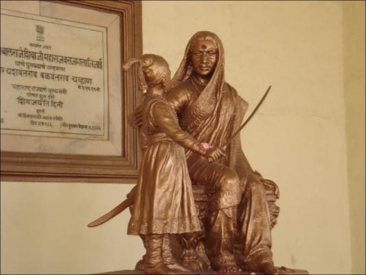 Jijau_aani_Raaje.jpg