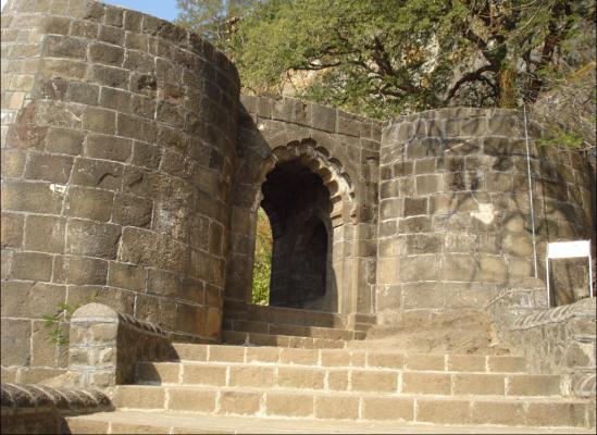 Shivneri_1_1.jpg
