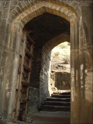 Shivneri_4.jpg
