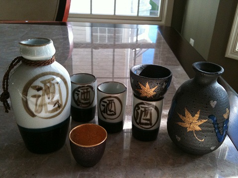 sake set close up 2 001.jpg