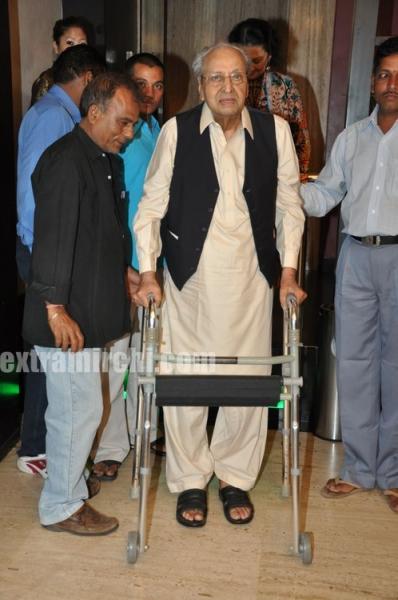 Veteran-actor-Pran-on-his-90th-birthday-Party-1.jpg