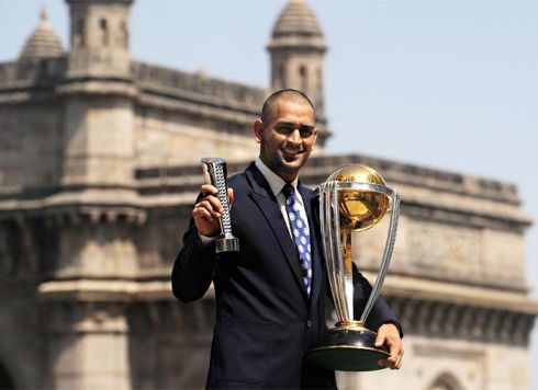 MS-Dhoni-with-the-2011-Cricket-World-cup-trophy-image.jpg
