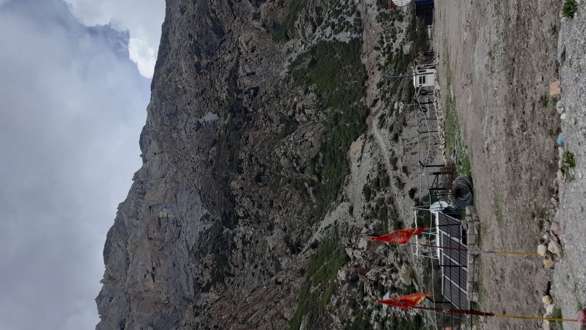 1_Bagha vyas gufa distey ka agadi shikharajaval.jpg