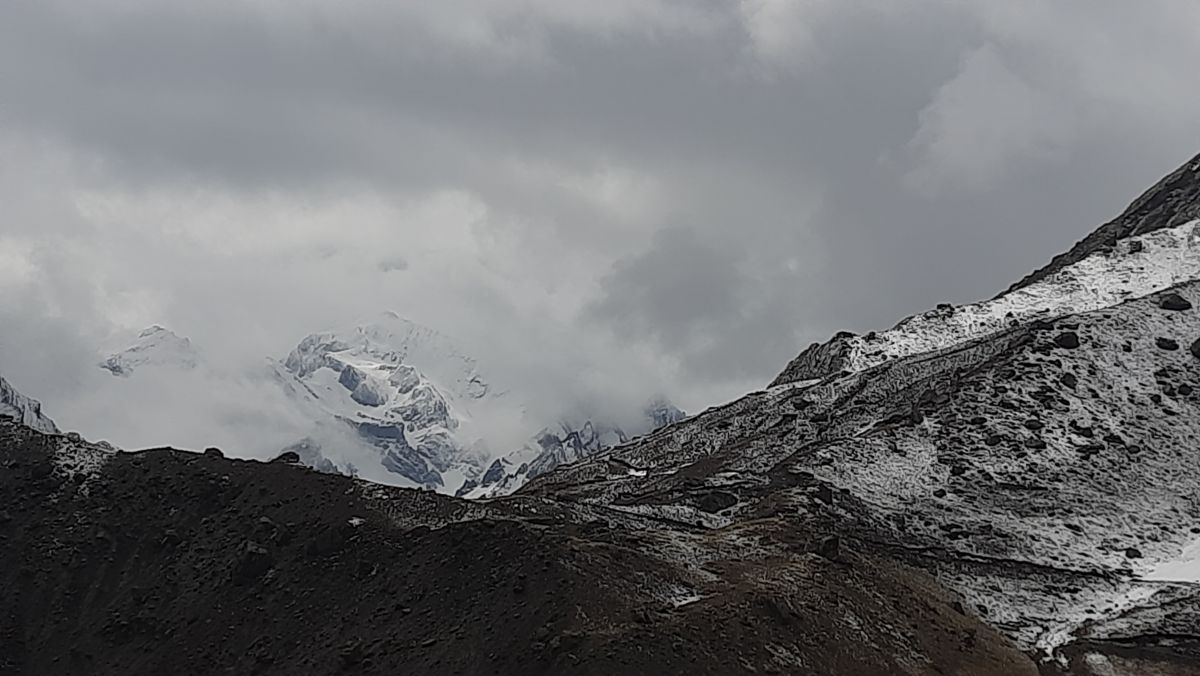 Durvar disnara Om parvat.jpg