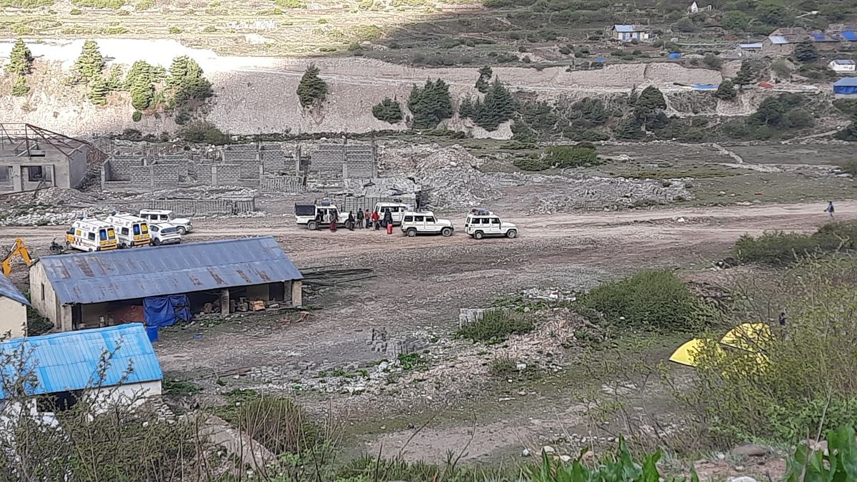 Khali gadi band padli astana.jpg