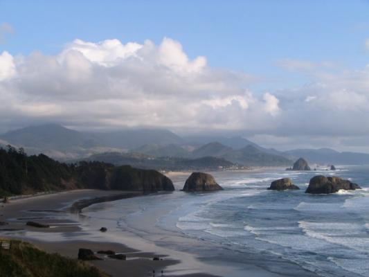 The_Pacific_Canon_beach_Oregon.jpg