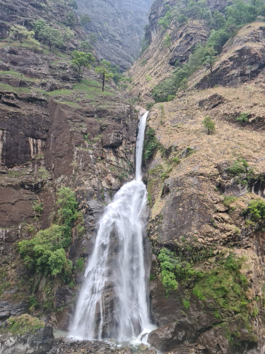 chamche_waterfall.jpeg