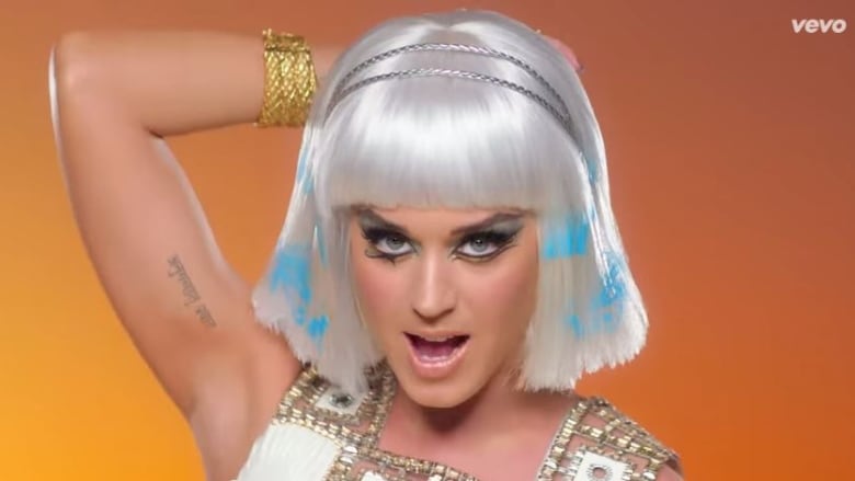 katy-perry-in-dark-horse.jpeg