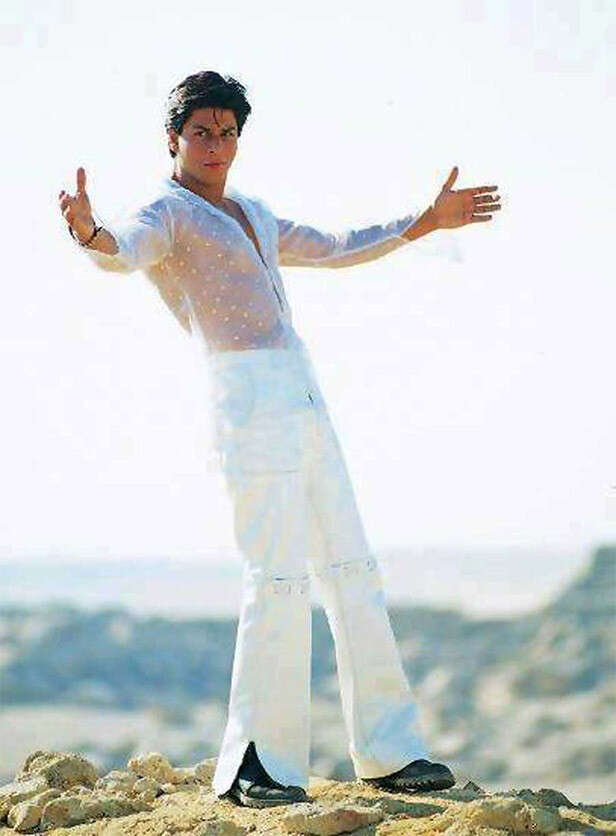 shahrukhkhanpose31698906216.jpg