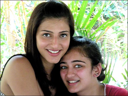 shruti-haasan-akshara.jpg