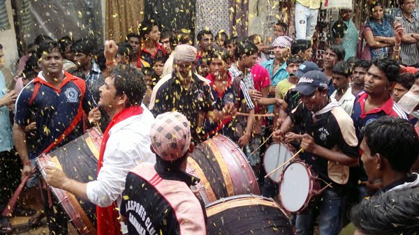 6.  Dhol Tashe.jpg