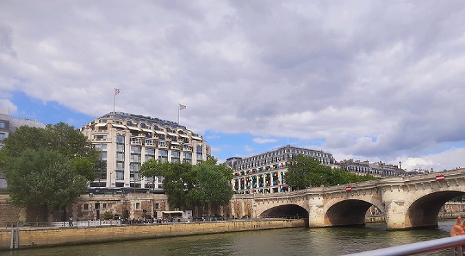 seine river bridge1.jpg