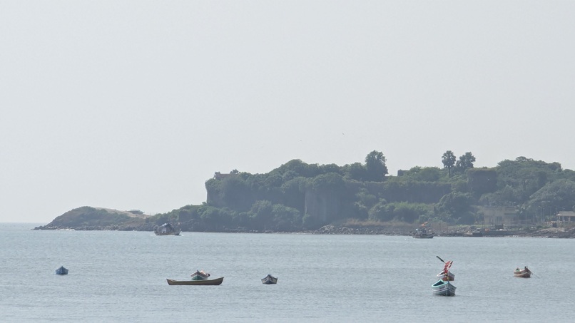14. Madh Fort.jpg