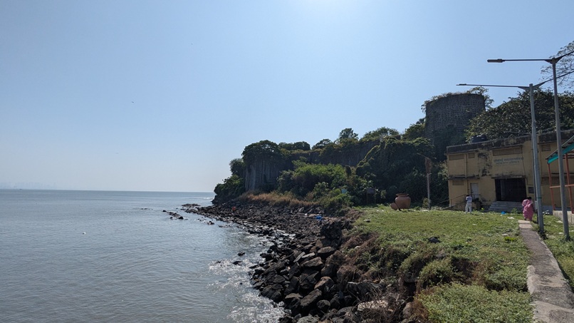 16. Madh Fort Closer View.jpg
