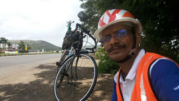 28-06-2015 selfy on road with cycle s.jpg