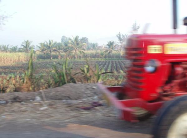 mahindra tractor.jpg